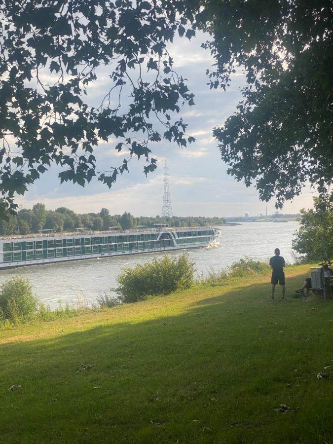 Ferienvilla Whirlpool Fasssauna Direkt Am Rhein Gotterswickerhamm Exterior foto